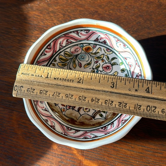 🇵🇹 Ceramicas De Caimbra hand painted 4” bowl from Portugal. Pink/yellow/green - Picture 6 of 9